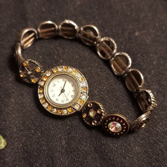 Vintage Avon Bejeweled Stretch Quartz Watch - Picture 6 of 6